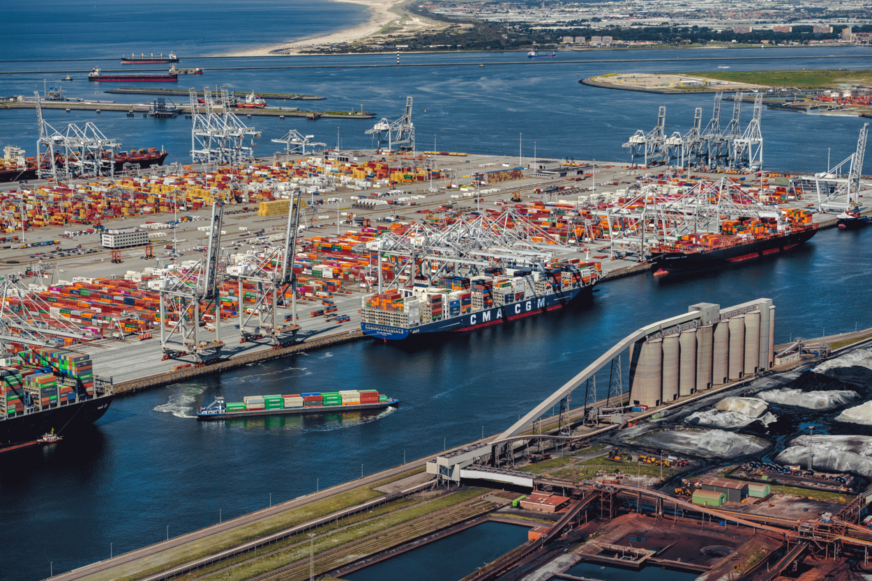 De Europe container terminals (ETC) is een groot containeroverslagbedrijf in Europa en ligt in de Rotterdamse havens direct aan de Noordzee in de Maasvlakte. De grootste schepen meren aan in de ECT Delta terminal.