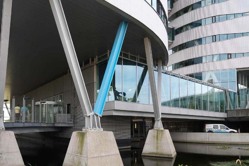 Ingang van kantoorgebouw van het drinkwaterbedrijf Waternet.